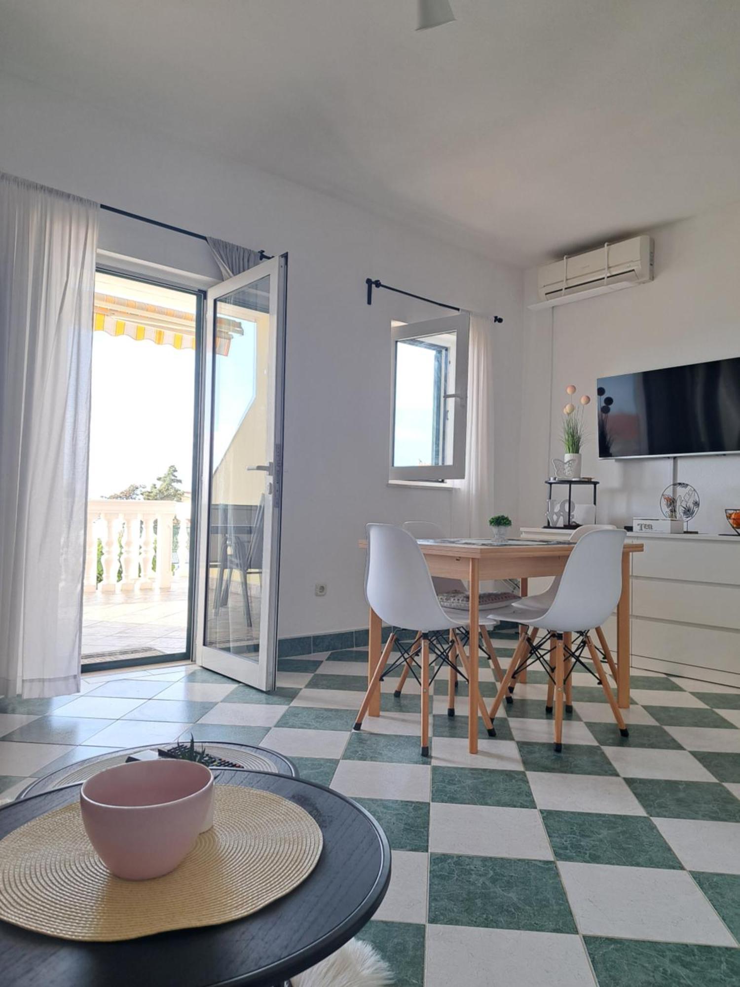 Apartment Ita *
